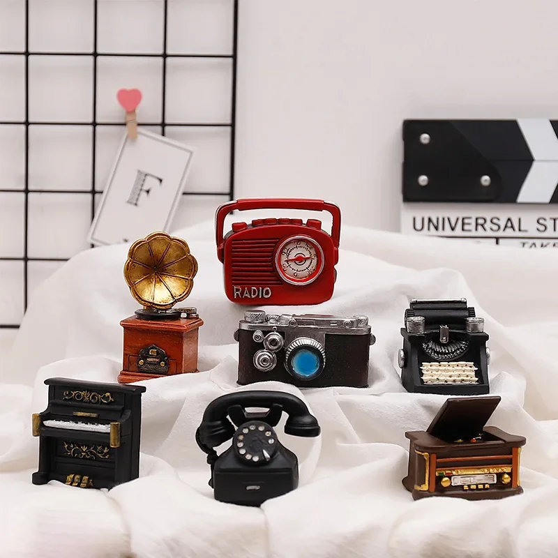 Vintage Mini Camera Decor Desk - огляд і ціна Vintage Collectible Furniture