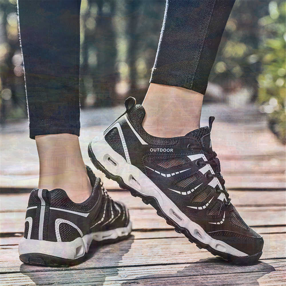 Sumer Round Tip Silver Sneaker - огляд і ціна Vintage And Collectible Items