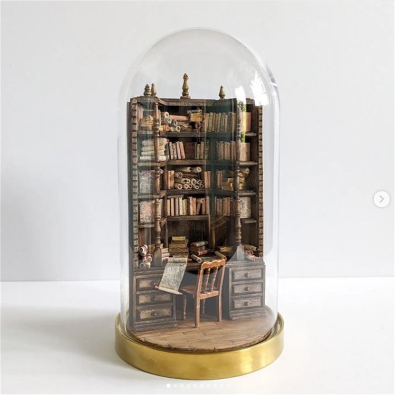 Miniature Bookcase Bookshelf D - огляд і ціна Vintage Collectible Glass