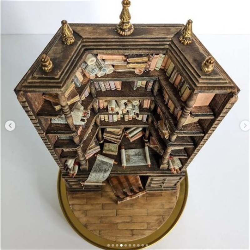 Miniature Bookcase Bookshelf D - огляд і ціна Vintage Collectible Glass